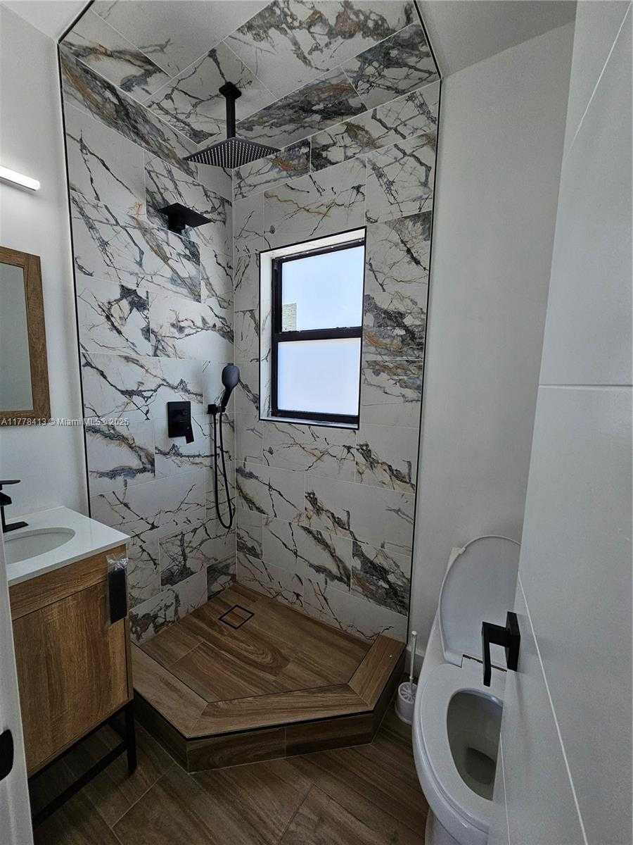 Small Image of 1946 PIERCE ST #6, Hollywood Number 24