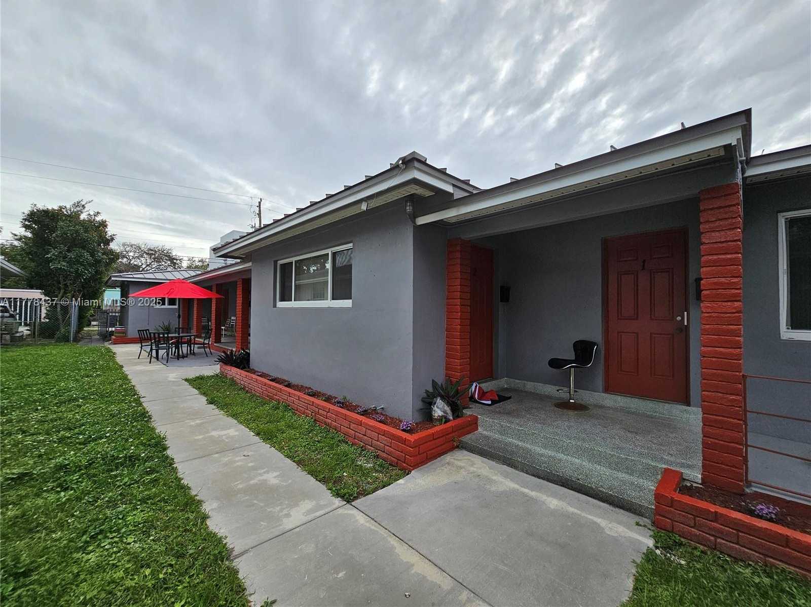 Small Image of 1934 MADISON ST #3, Hollywood Number 17