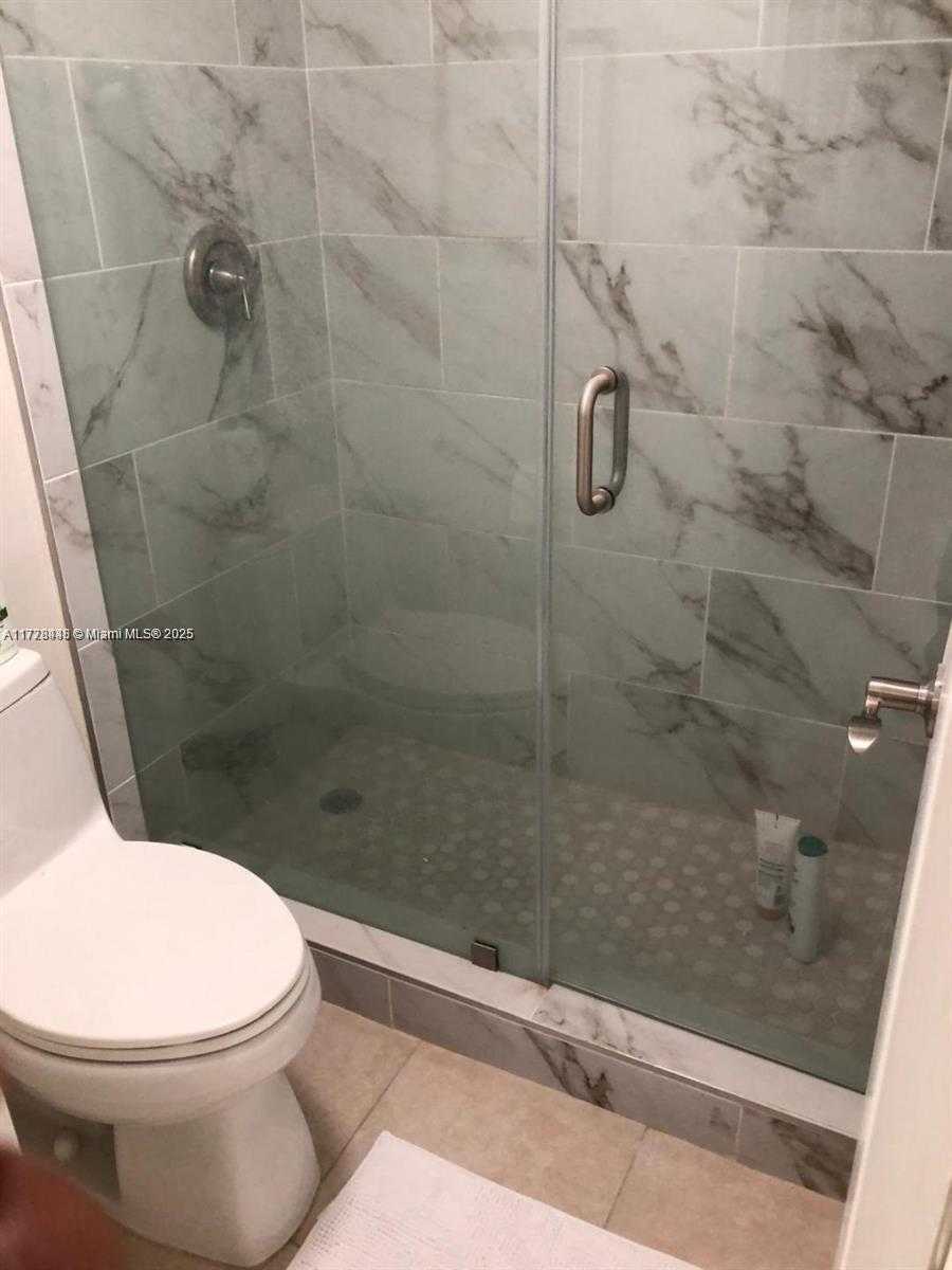 Small Image of 5701 COLLINS AVE #919, Miami Beach Number 11