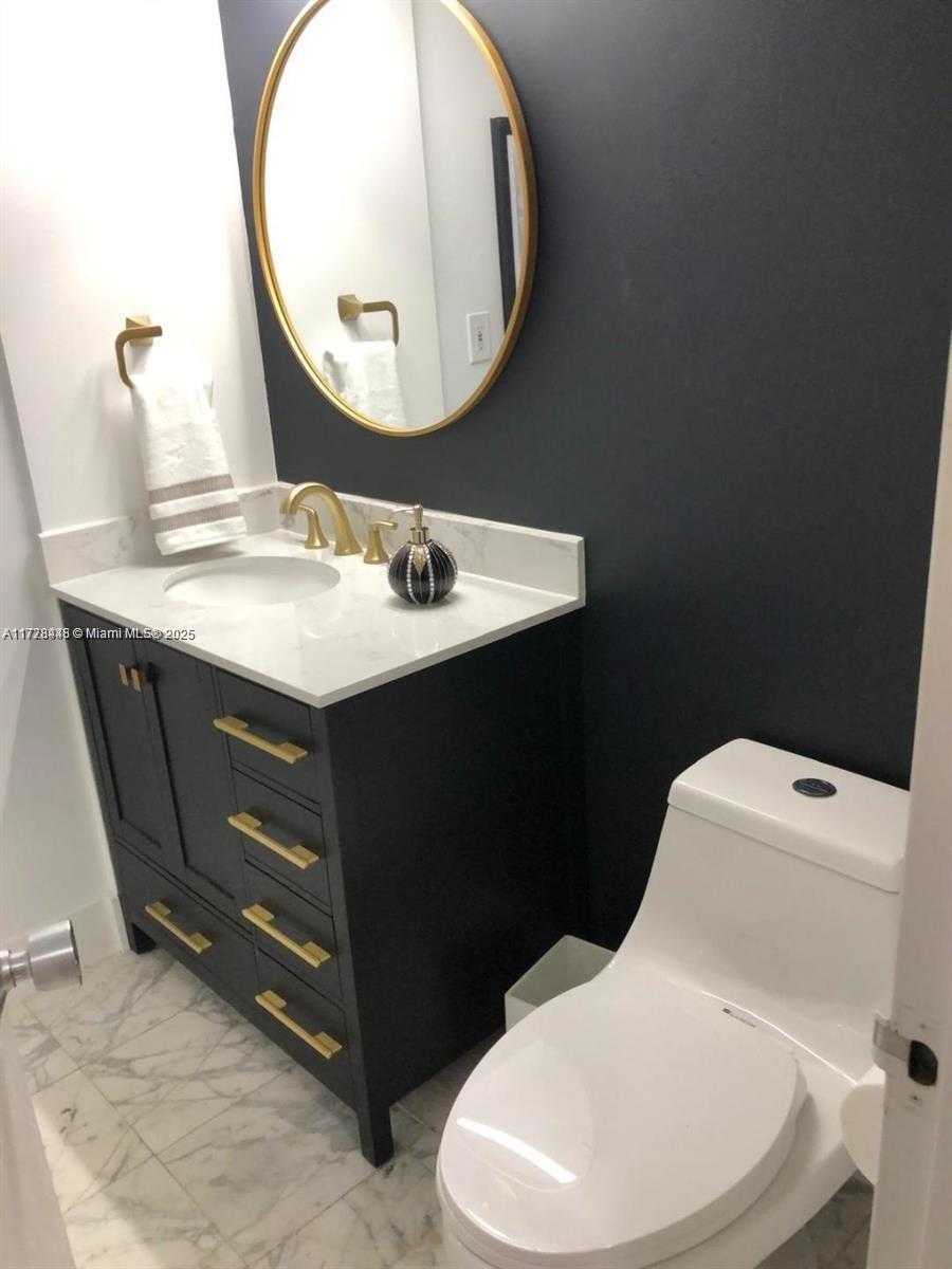 Small Image of 5701 COLLINS AVE #919, Miami Beach Number 12