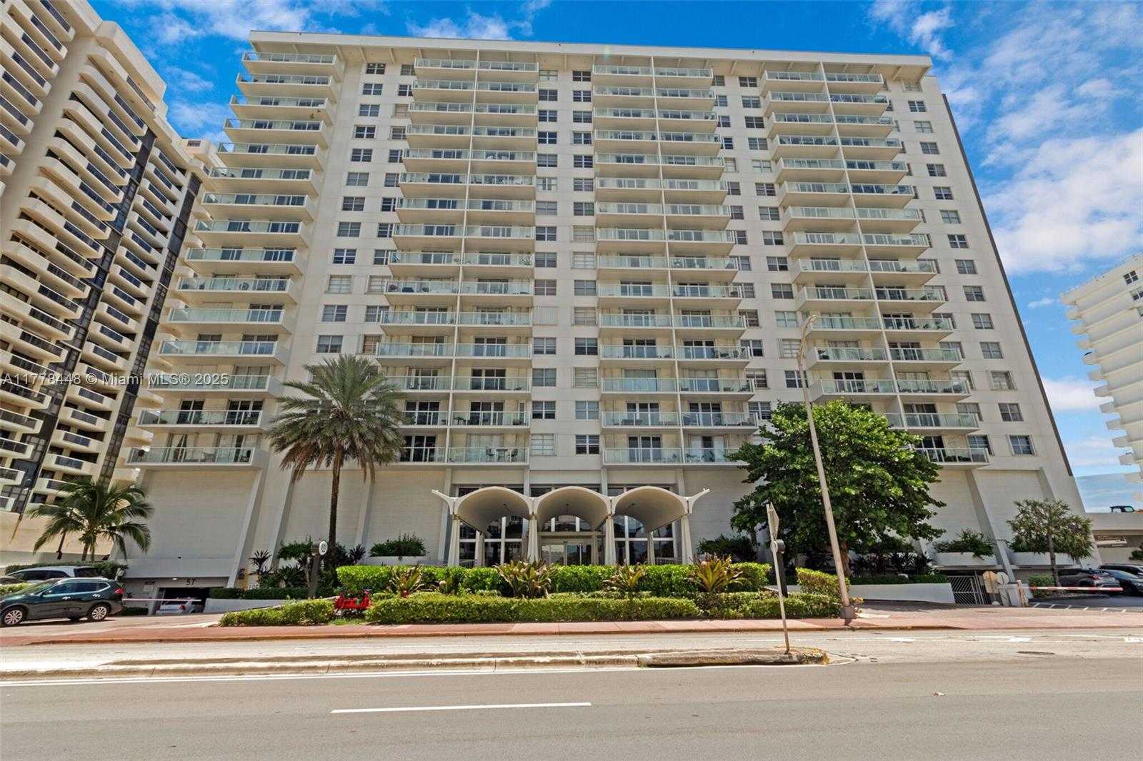 Small Image of 5701 COLLINS AVE #919, Miami Beach Number 14