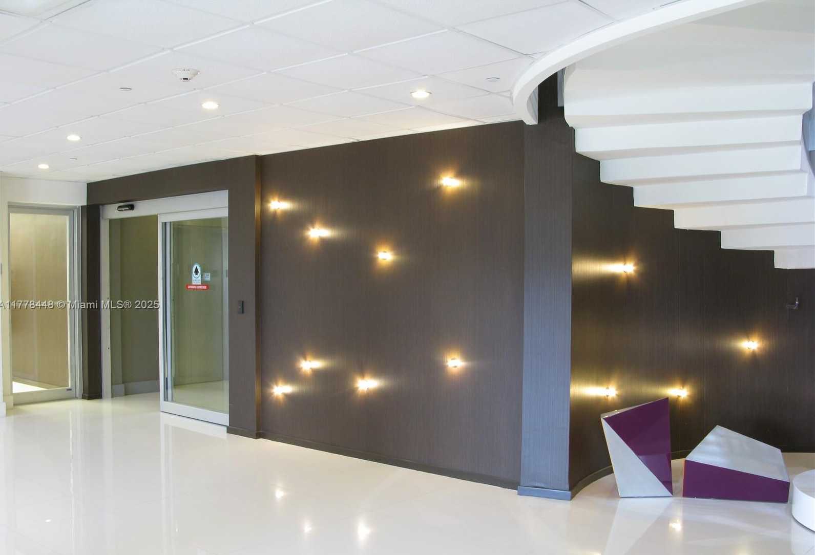 Small Image of 5701 COLLINS AVE #919, Miami Beach Number 32