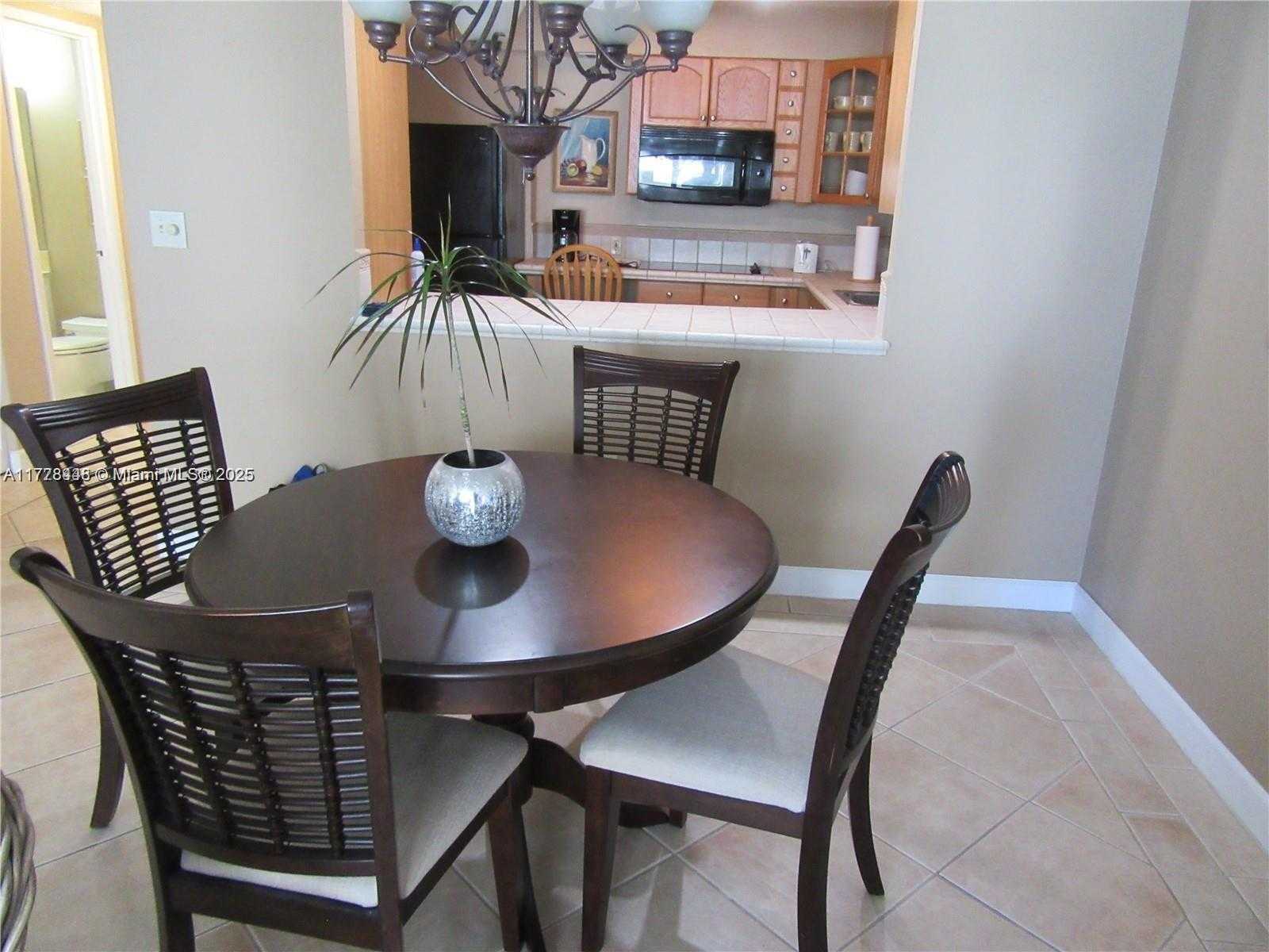 Small Image of 5701 COLLINS AVE #919, Miami Beach Number 6