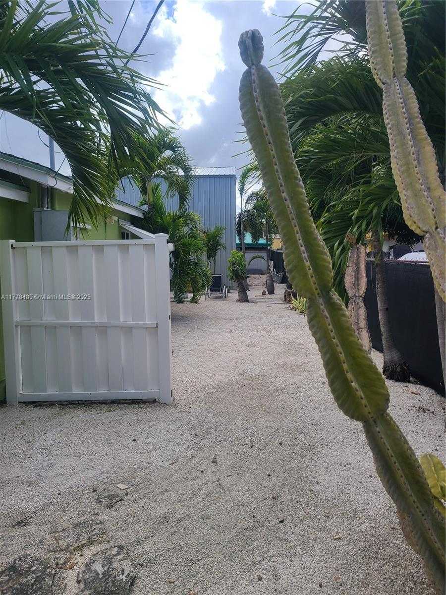 Imagen de Pequeño Objeto