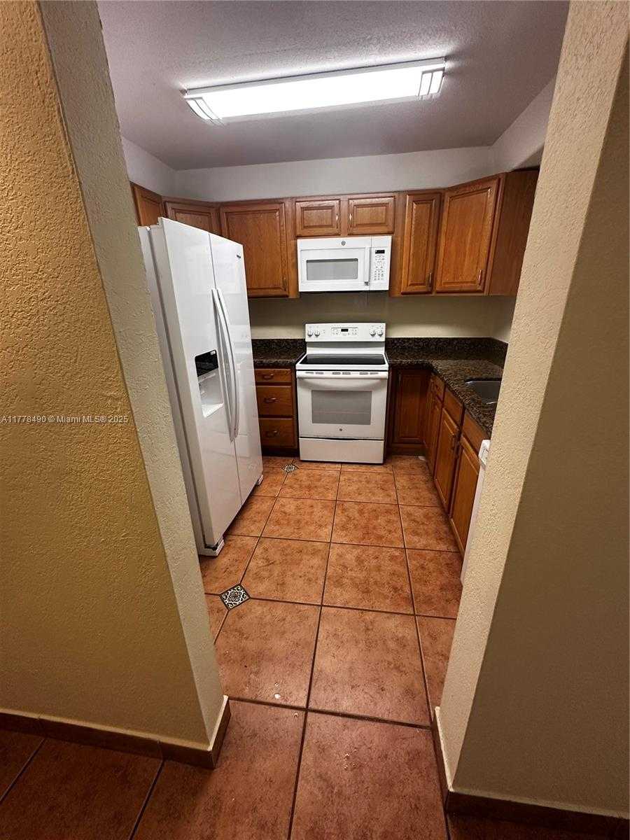 Small Image of 11229 SW 88th St, Miami, FL 33173, USA Number 11