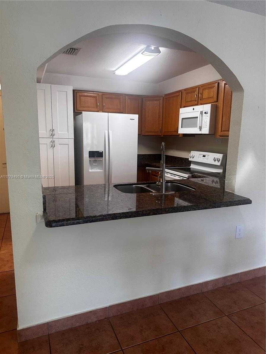 Small Image of 11229 SW 88th St, Miami, FL 33173, USA Number 13