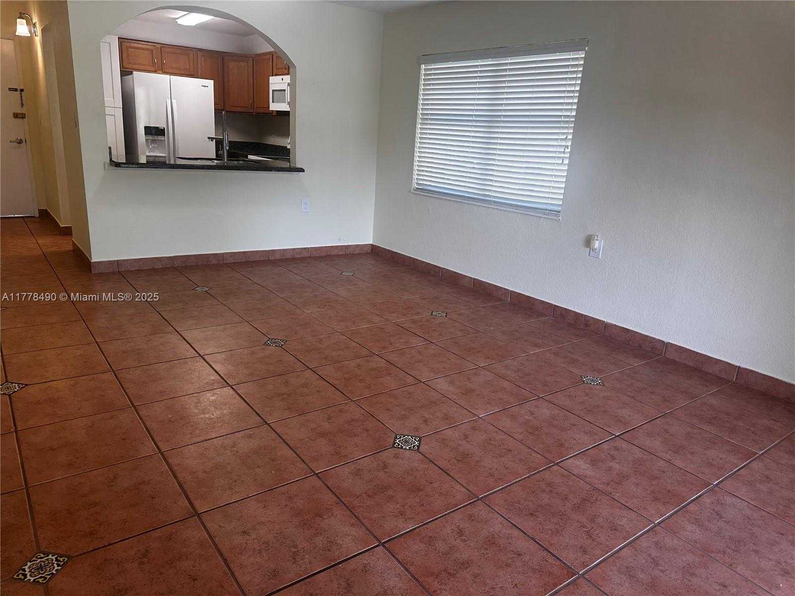 Small Image of 11229 SW 88th St, Miami, FL 33173, USA Number 16