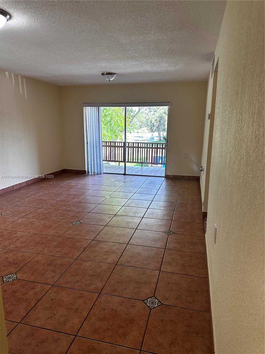 Small Image of 11229 SW 88th St, Miami, FL 33173, USA Number 18