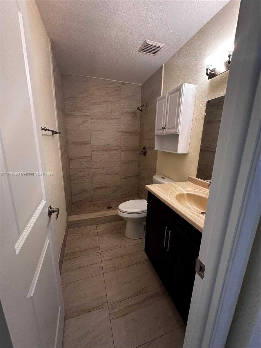 Small Image of 11229 SW 88th St, Miami, FL 33173, USA Number 24