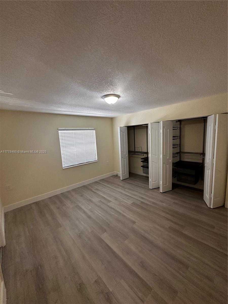 Small Image of 11229 SW 88th St, Miami, FL 33173, USA Number 25