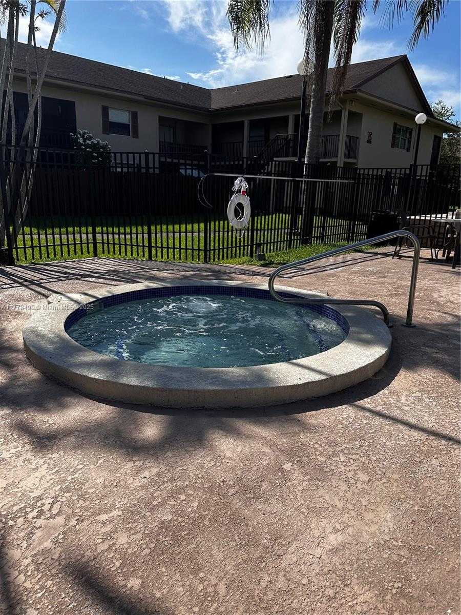 Small Image of 11229 SW 88th St, Miami, FL 33173, USA Number 36