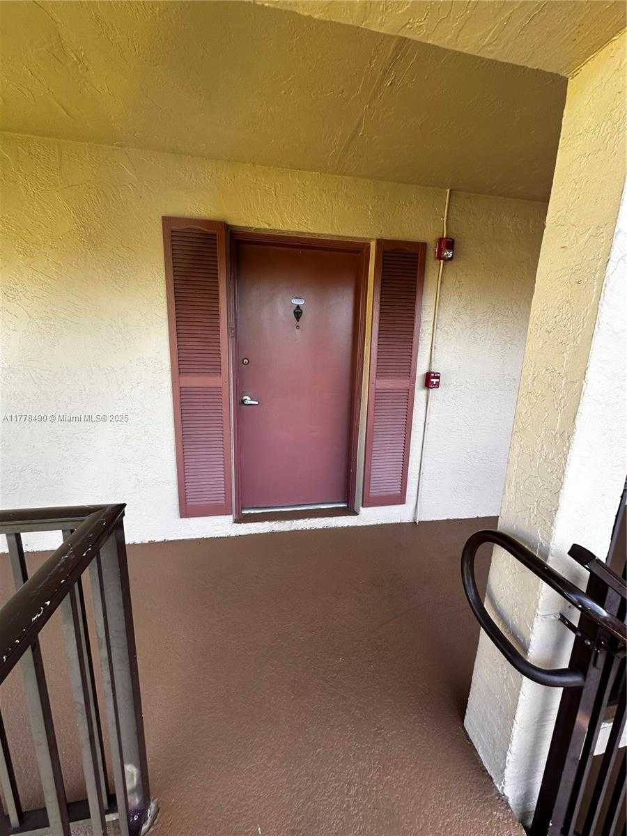 Small Image of 11229 SW 88th St, Miami, FL 33173, USA Number 38