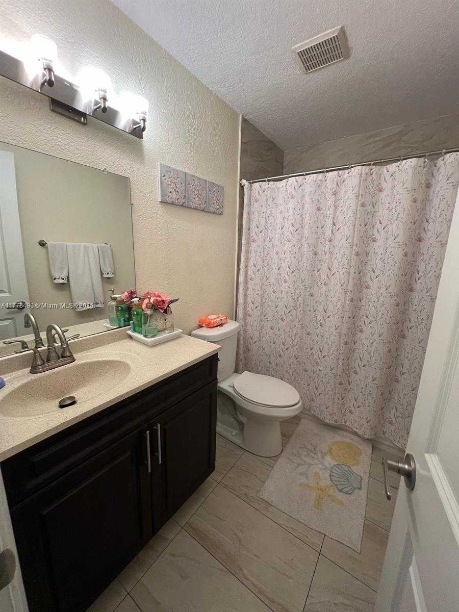 Small Image of 11229 SW 88th St, Miami, FL 33173, USA Number 4