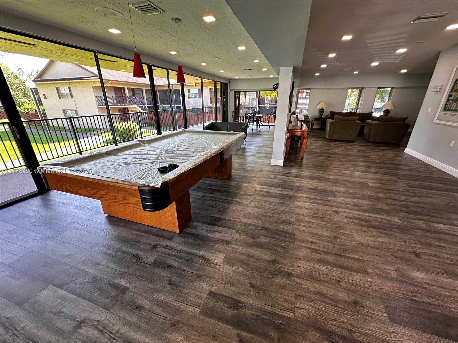 Small Image of 11229 SW 88th St, Miami, FL 33173, USA Number 46