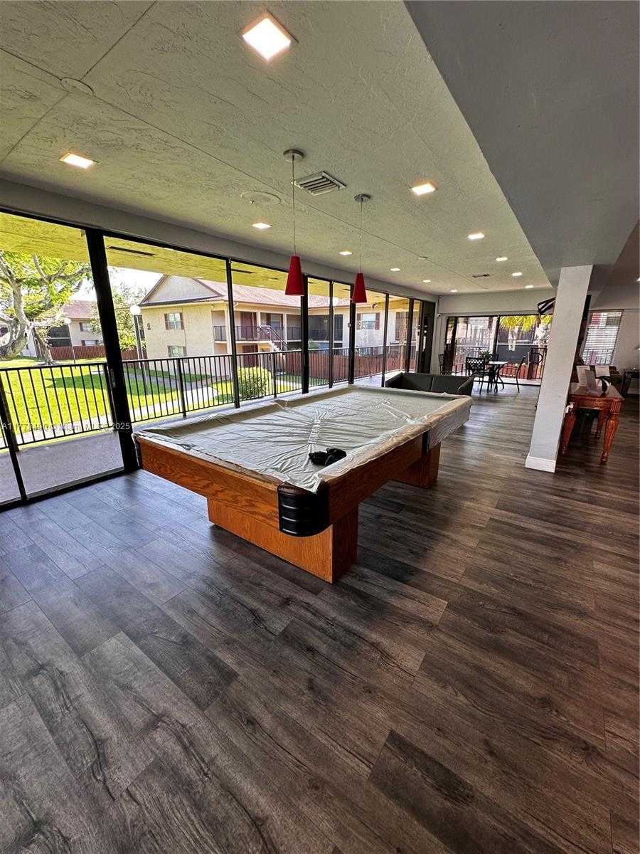 Small Image of 11229 SW 88th St, Miami, FL 33173, USA Number 47