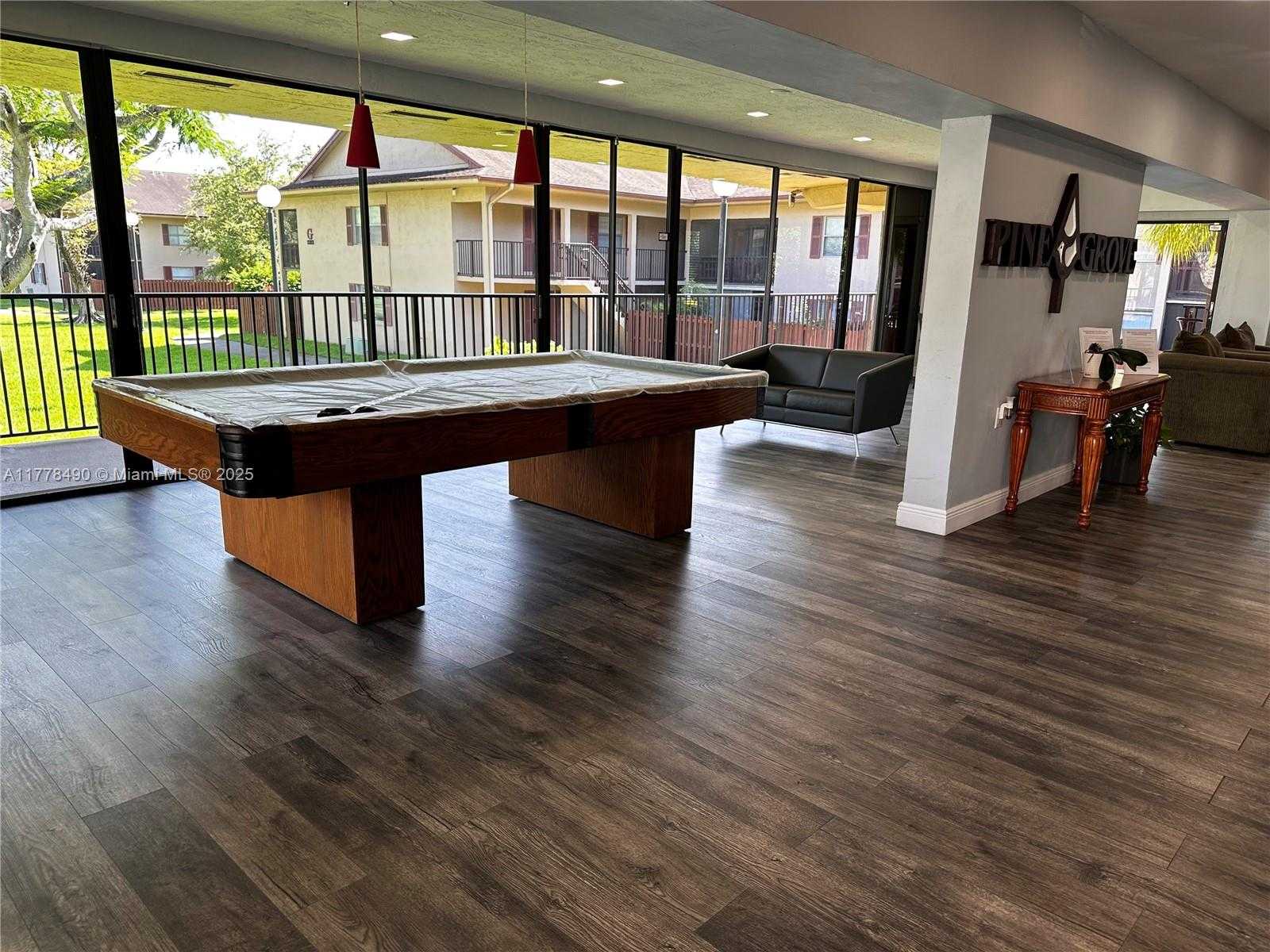 Small Image of 11229 SW 88th St, Miami, FL 33173, USA Number 48