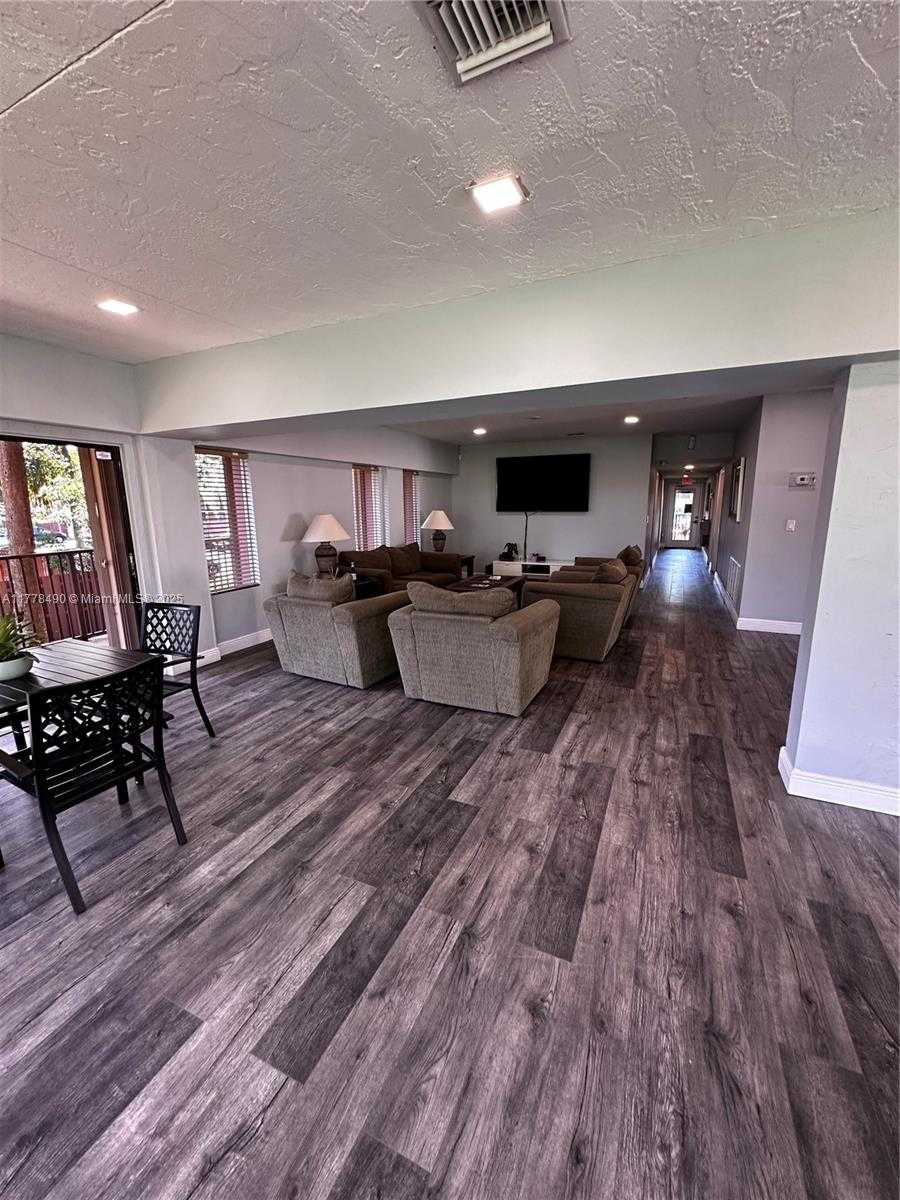 Small Image of 11229 SW 88th St, Miami, FL 33173, USA Number 50