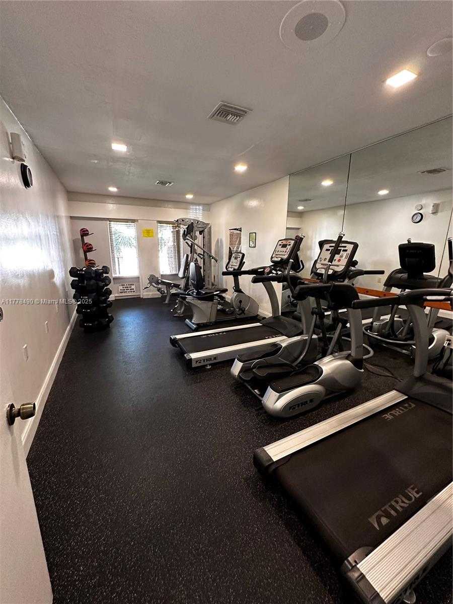 Small Image of 11229 SW 88th St, Miami, FL 33173, USA Number 51