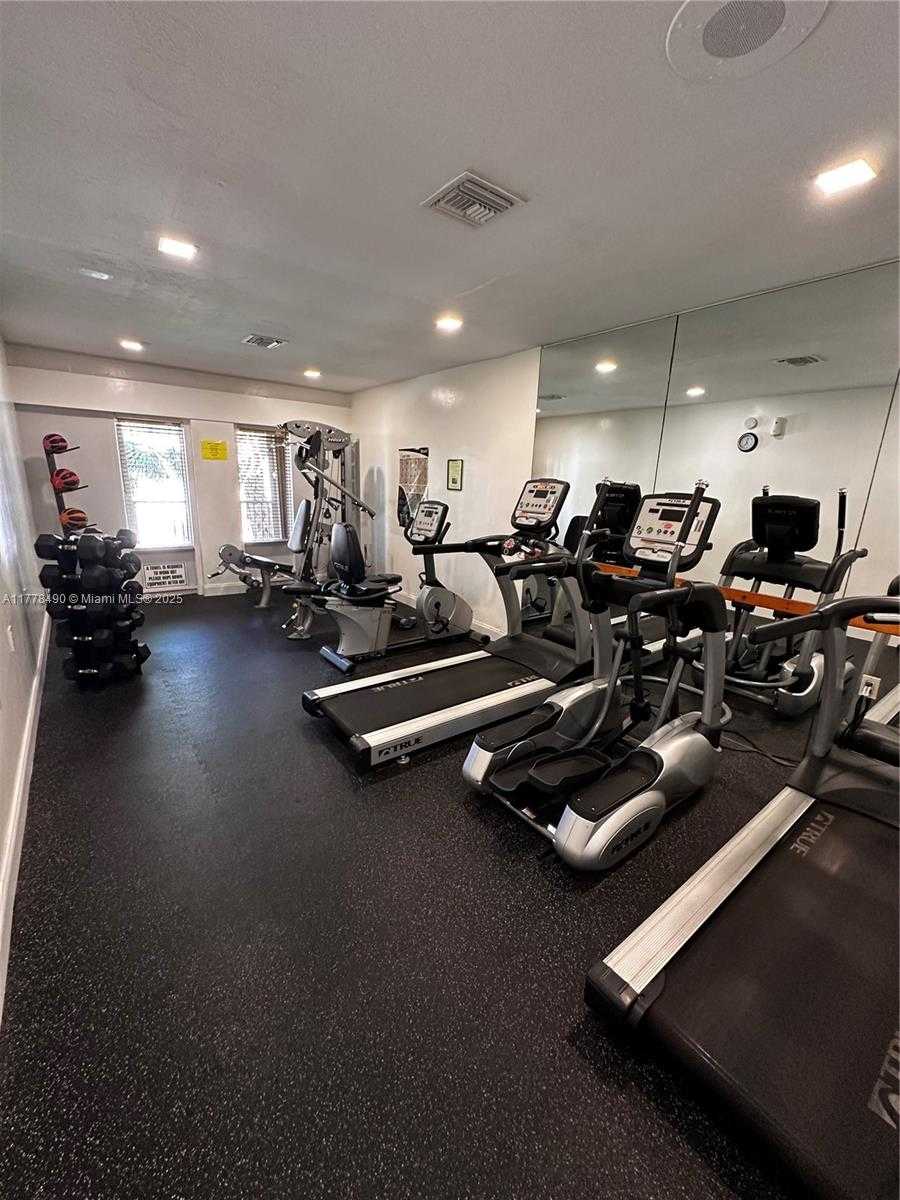 Small Image of 11229 SW 88th St, Miami, FL 33173, USA Number 52