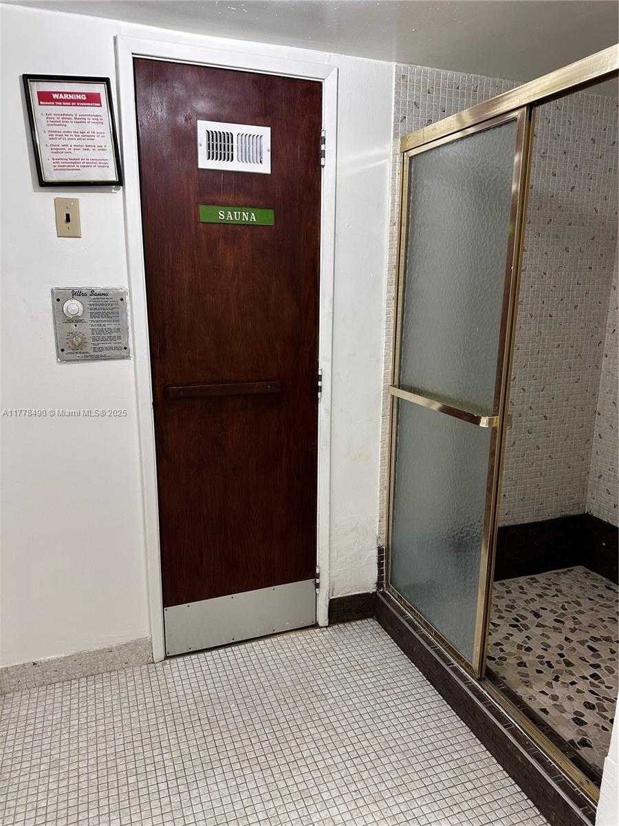 Small Image of 11229 SW 88th St, Miami, FL 33173, USA Number 54