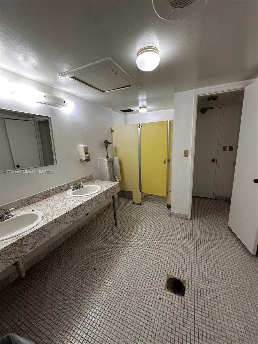 Small Image of 11229 SW 88th St, Miami, FL 33173, USA Number 55