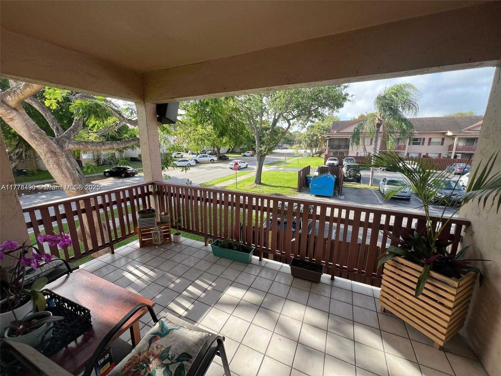 Small Image of 11229 SW 88th St, Miami, FL 33173, USA Number 8
