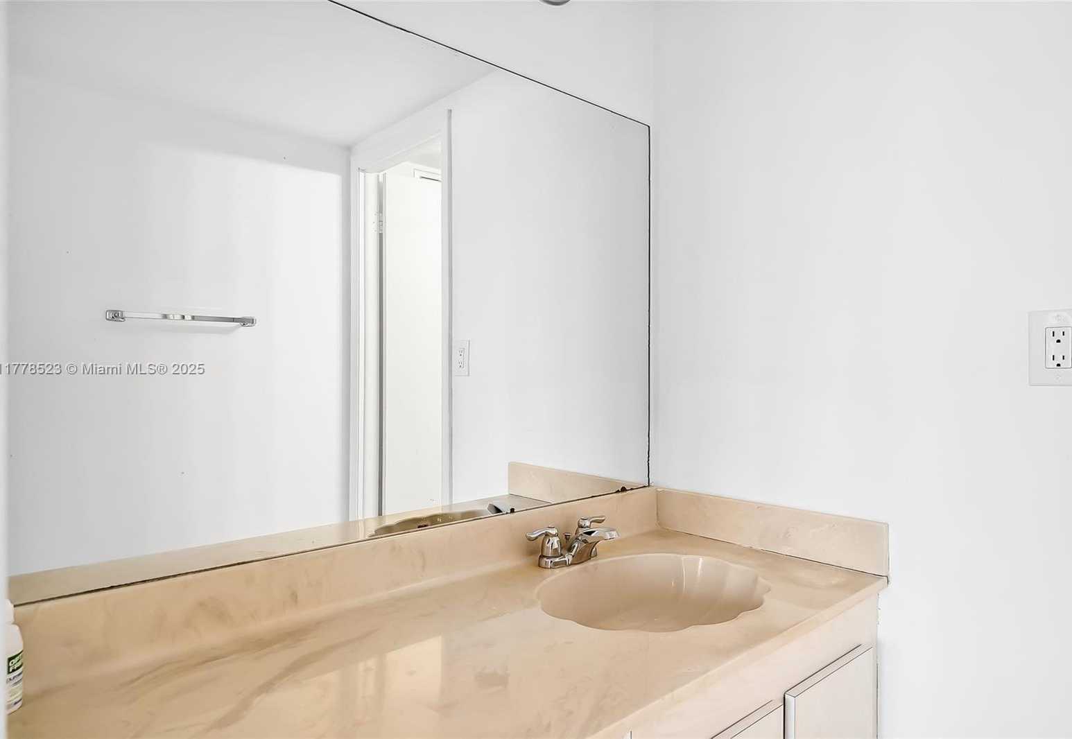 Small Image of 600 THREE ISLANDS BLVD #1708, Hallandale Beach Number 13