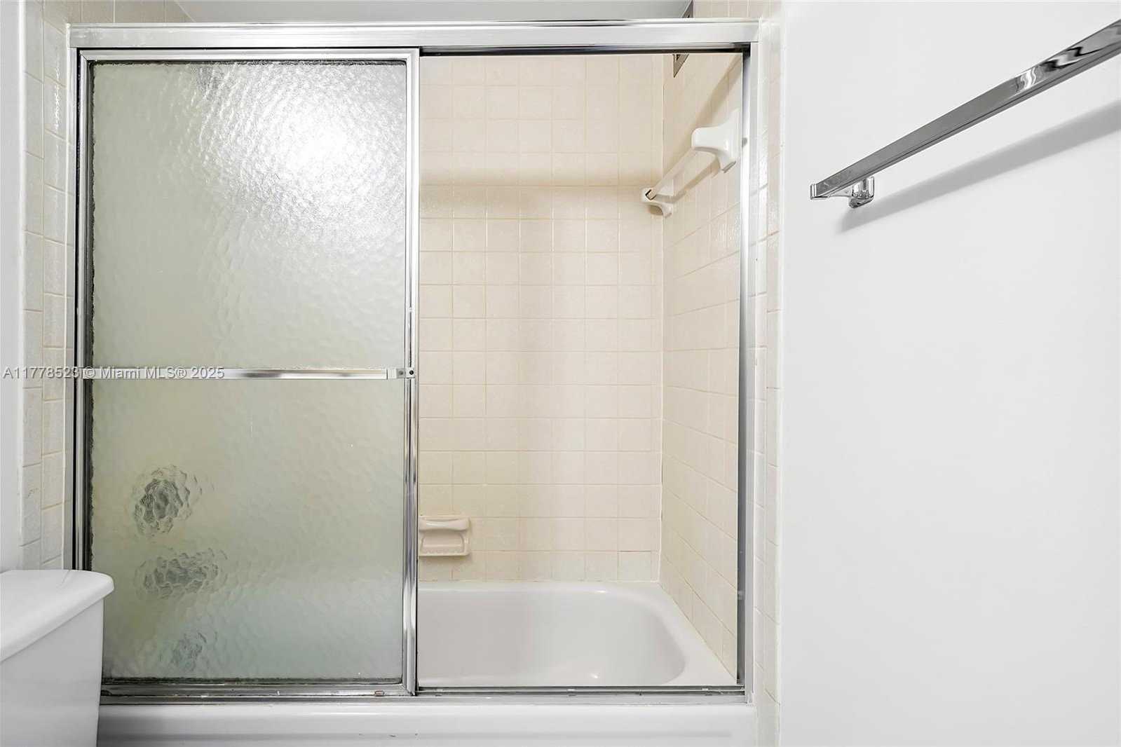 Small Image of 600 THREE ISLANDS BLVD #1708, Hallandale Beach Number 28