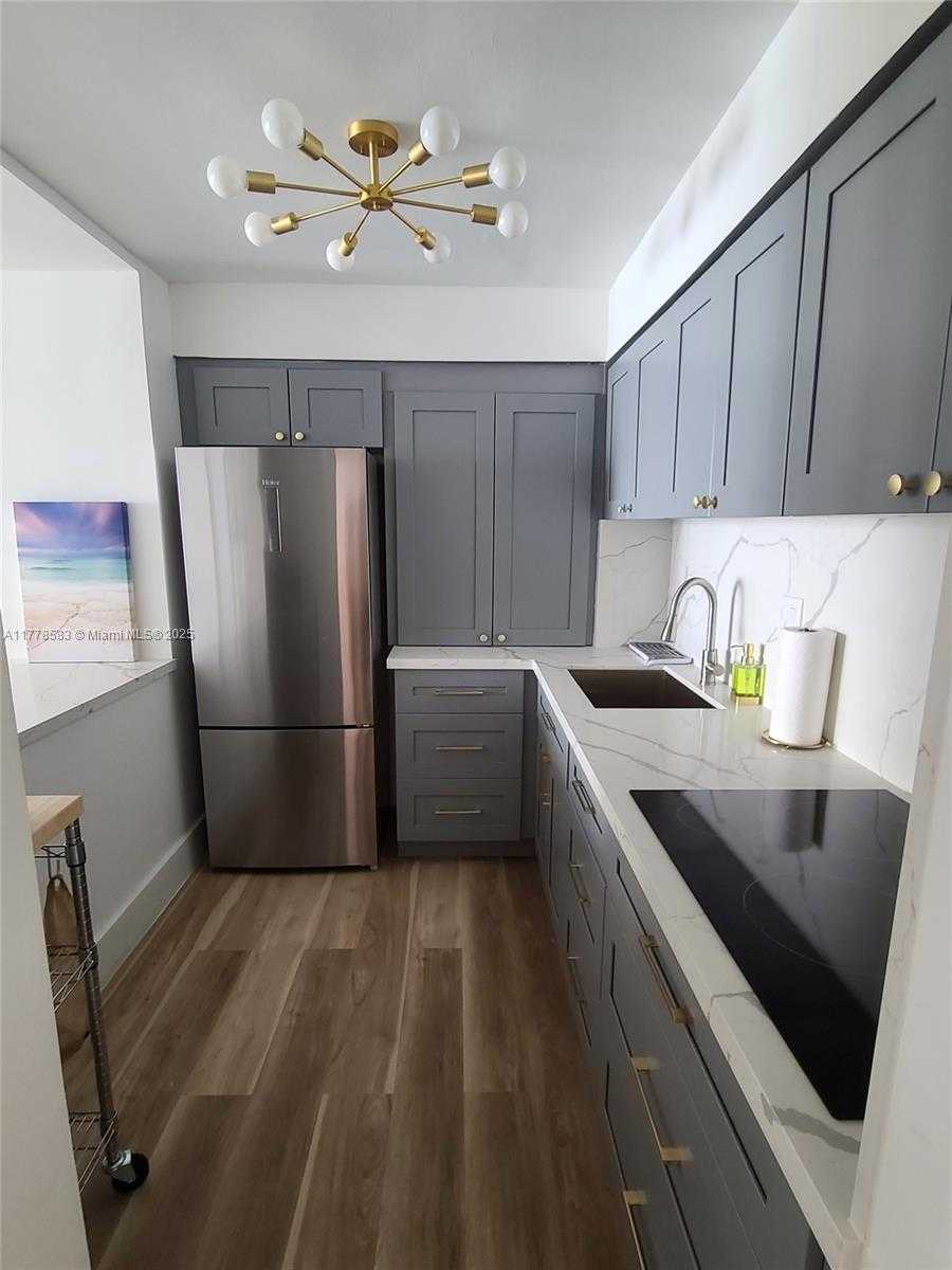 Small Image of 3180 SOUTH OCEAN DR #307, Hallandale Beach Number 10