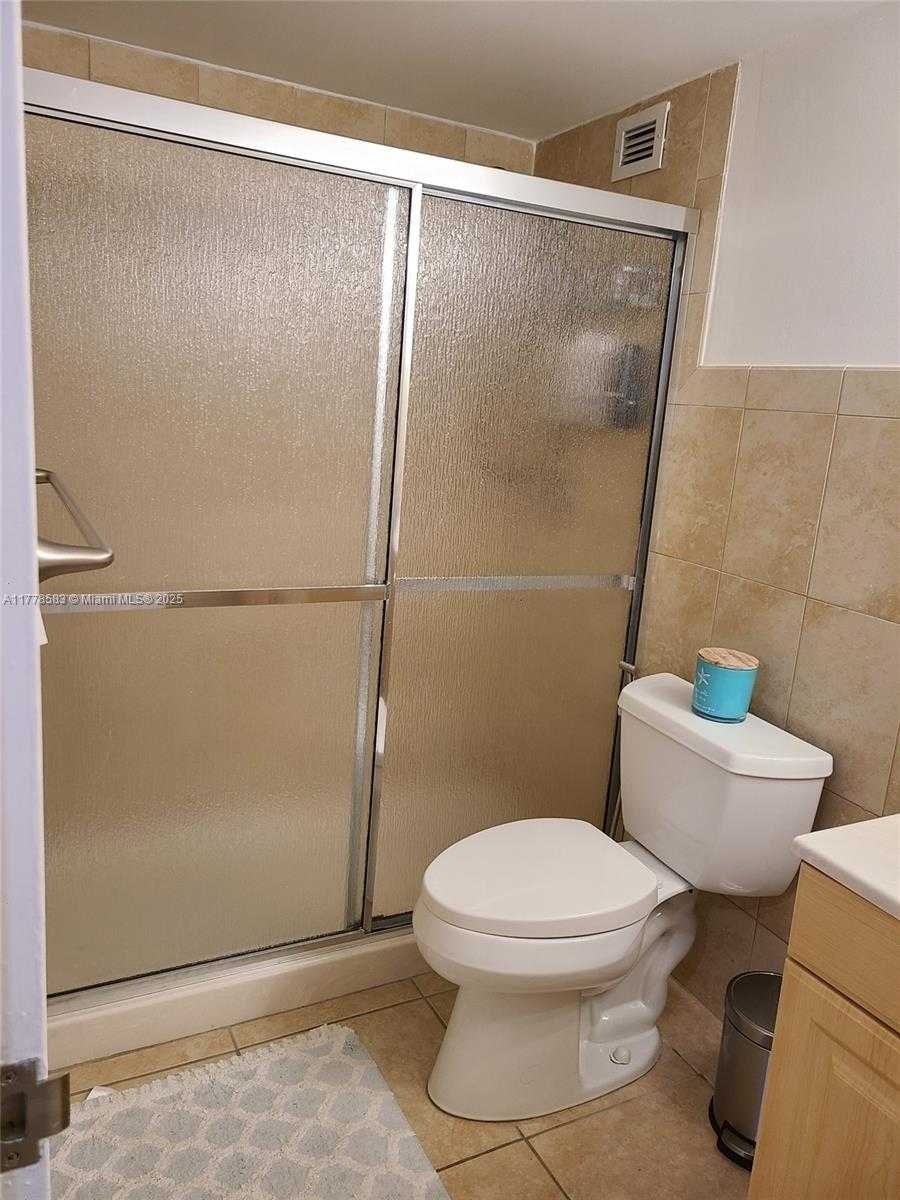Small Image of 3180 SOUTH OCEAN DR #307, Hallandale Beach Number 13