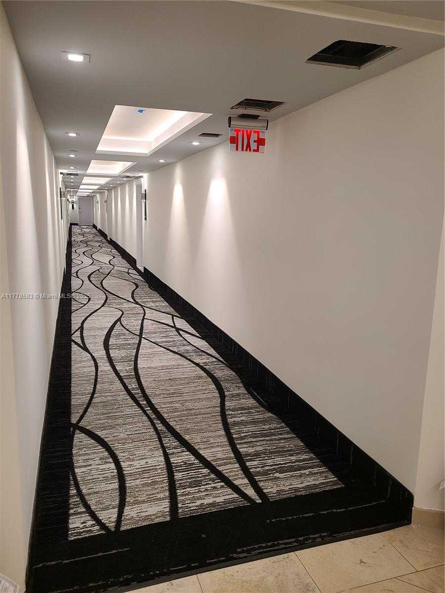 Small Image of 3180 SOUTH OCEAN DR #307, Hallandale Beach Number 19