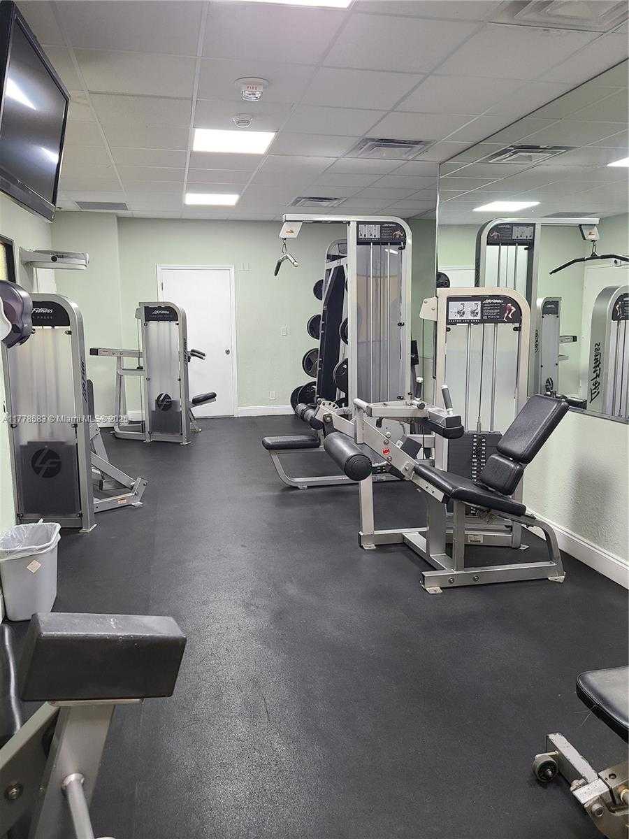 Small Image of 3180 SOUTH OCEAN DR #307, Hallandale Beach Number 23