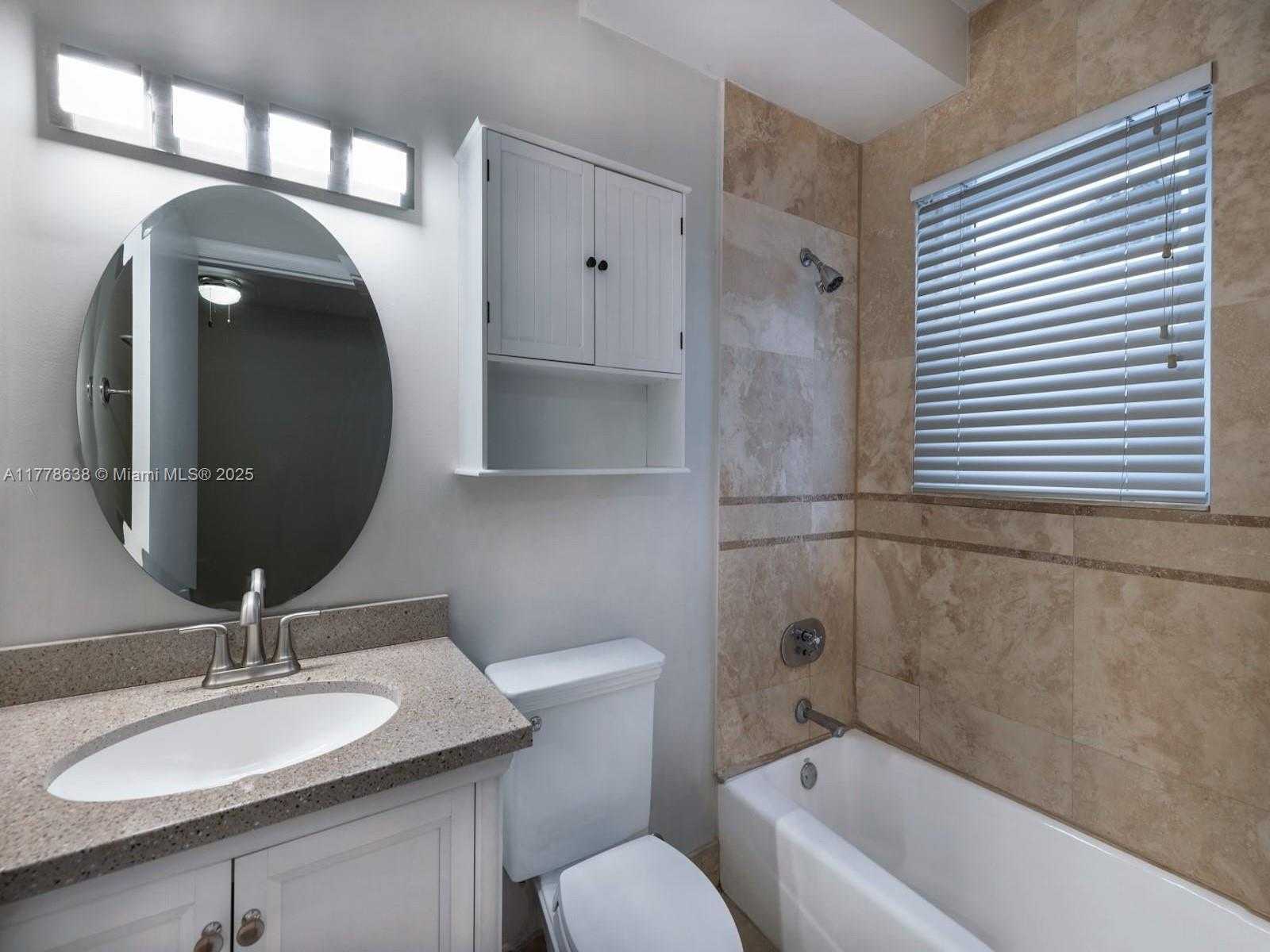 Small Image of 1018 MERIDIAN AVE #4, Miami Beach Number 10