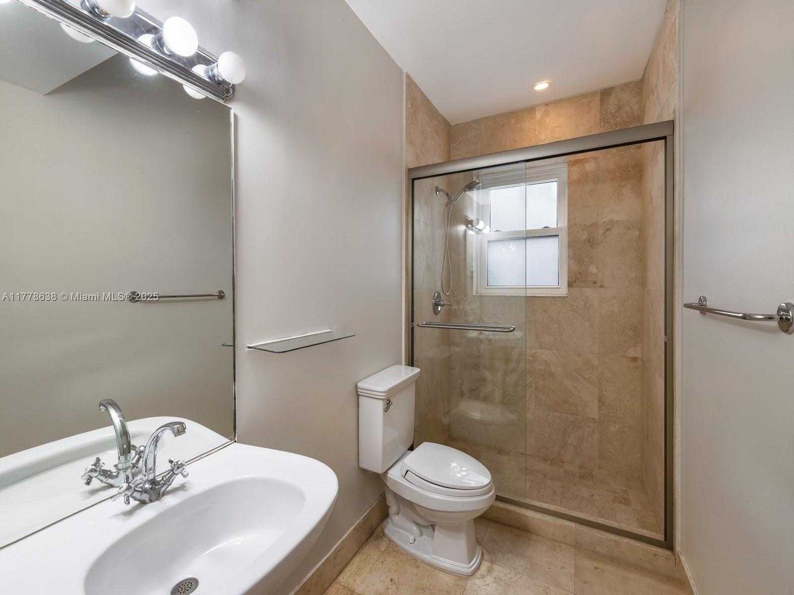 Small Image of 1018 MERIDIAN AVE #4, Miami Beach Number 13