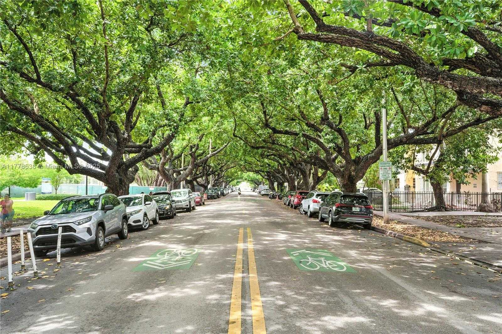 Small Image of 1018 MERIDIAN AVE #4, Miami Beach Number 21
