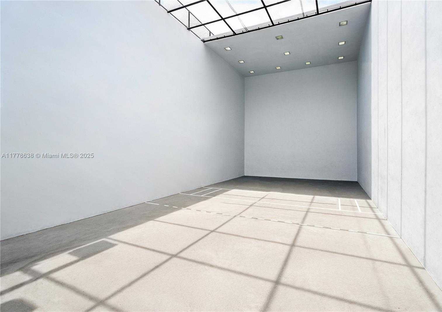 Small Image of 1018 MERIDIAN AVE #4, Miami Beach Number 27