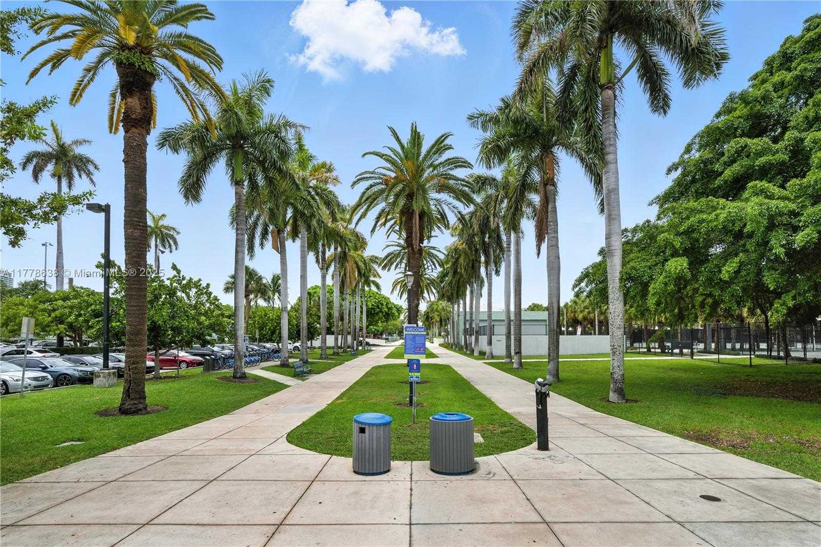 Small Image of 1018 MERIDIAN AVE #4, Miami Beach Number 30