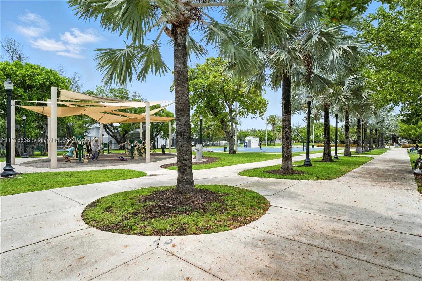 Small Image of 1018 MERIDIAN AVE #4, Miami Beach Number 31