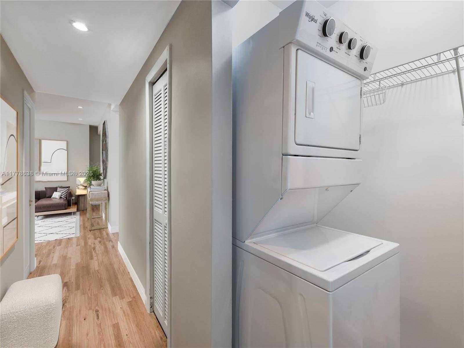 Small Image of 1018 MERIDIAN AVE #4, Miami Beach Number 5