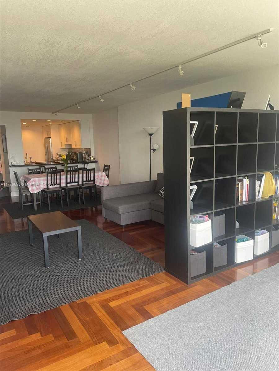 Small Image of 3375 NORTH COUNTRY CLUB DR #706, Aventura Number 4
