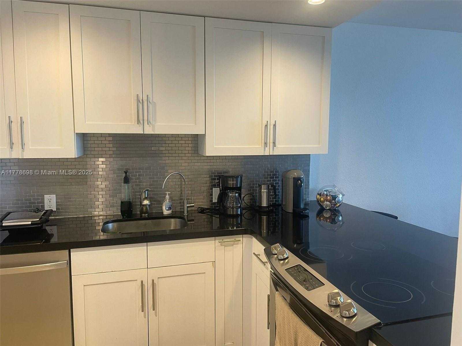 Small Image of 3375 NORTH COUNTRY CLUB DR #706, Aventura Number 5