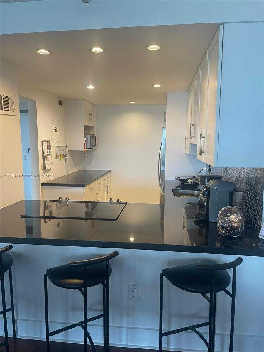 Small Image of 3375 NORTH COUNTRY CLUB DR #706, Aventura Number 8