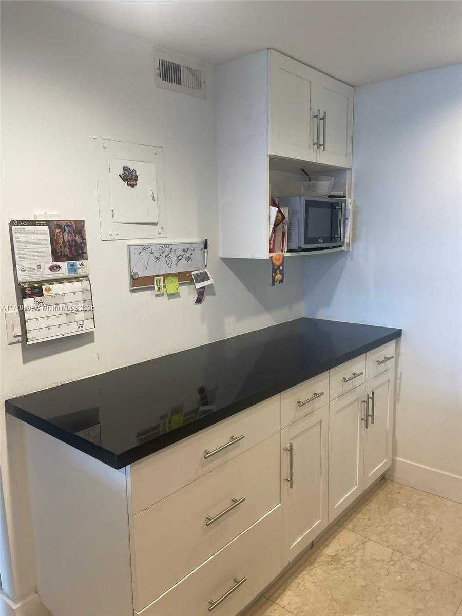 Small Image of 3375 NORTH COUNTRY CLUB DR #706, Aventura Number 9