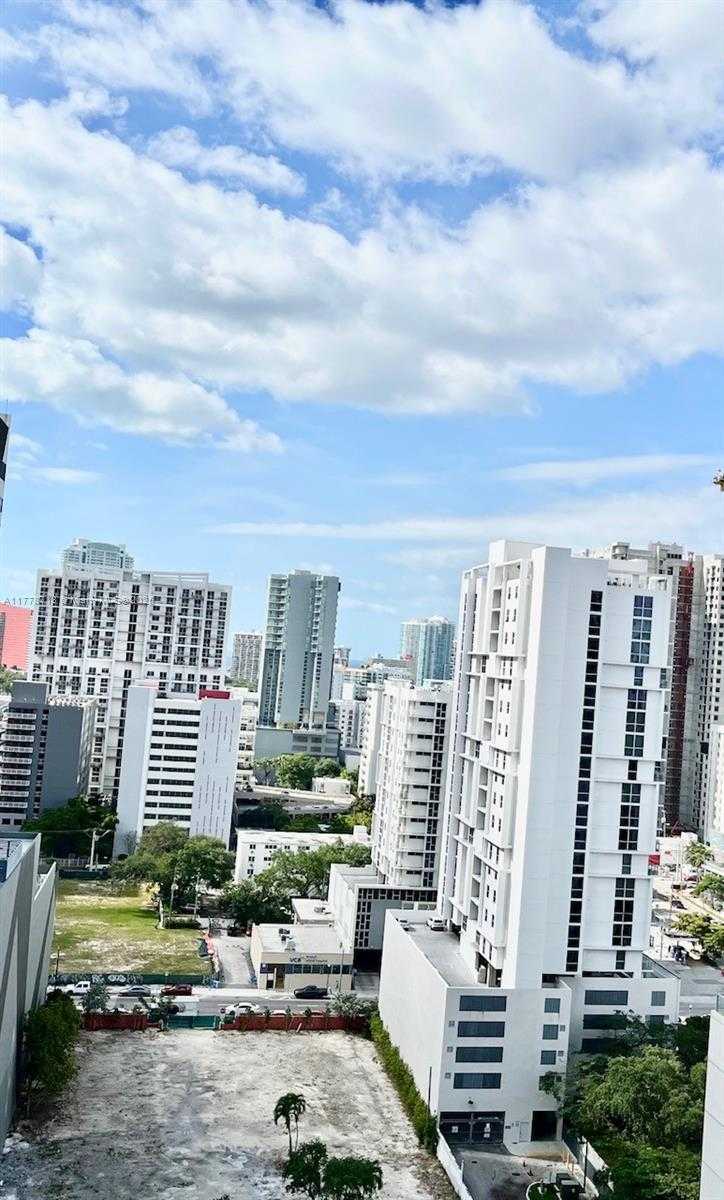 Small Image of 690 SOUTH WEST 1ST CT #2025, Miami Number 11