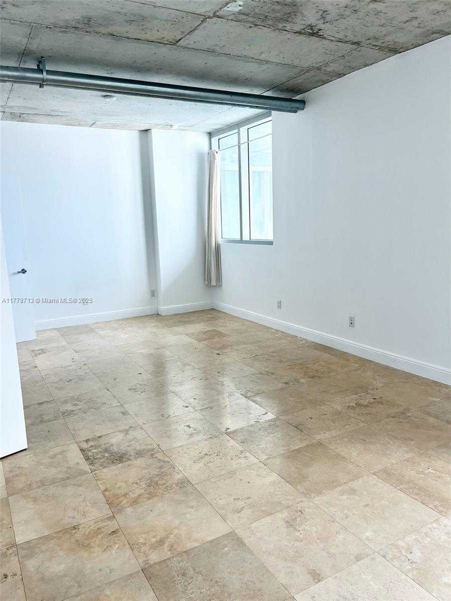 Small Image of 690 SOUTH WEST 1ST CT #2025, Miami Number 5