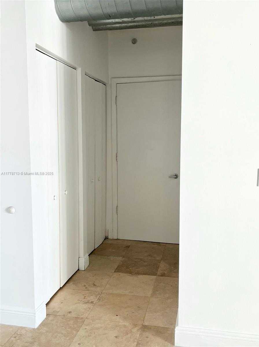 Small Image of 690 SOUTH WEST 1ST CT #2025, Miami Number 8