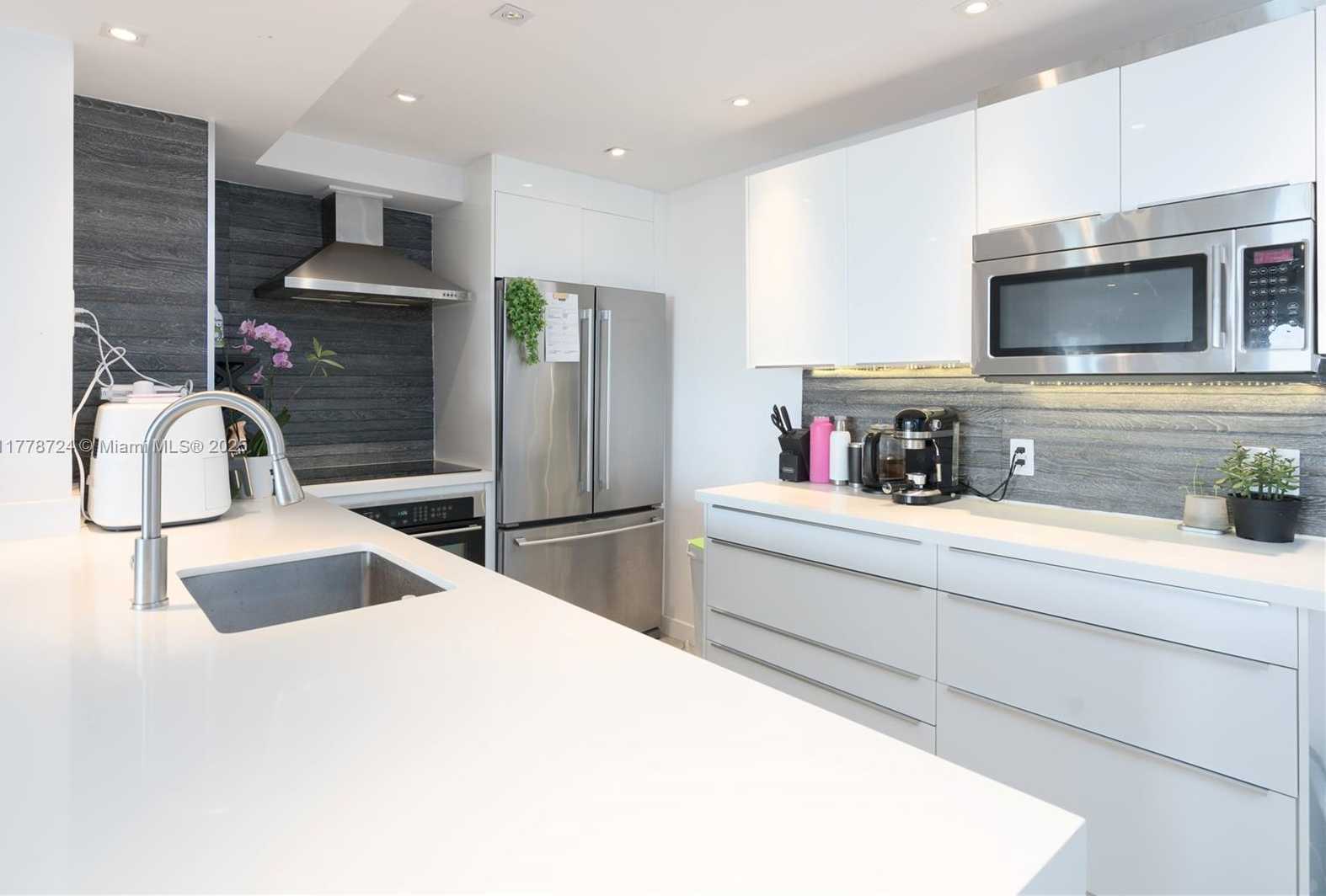 Small Image of 6770 INDIAN CREEK DR #7J, Miami Beach Number 11