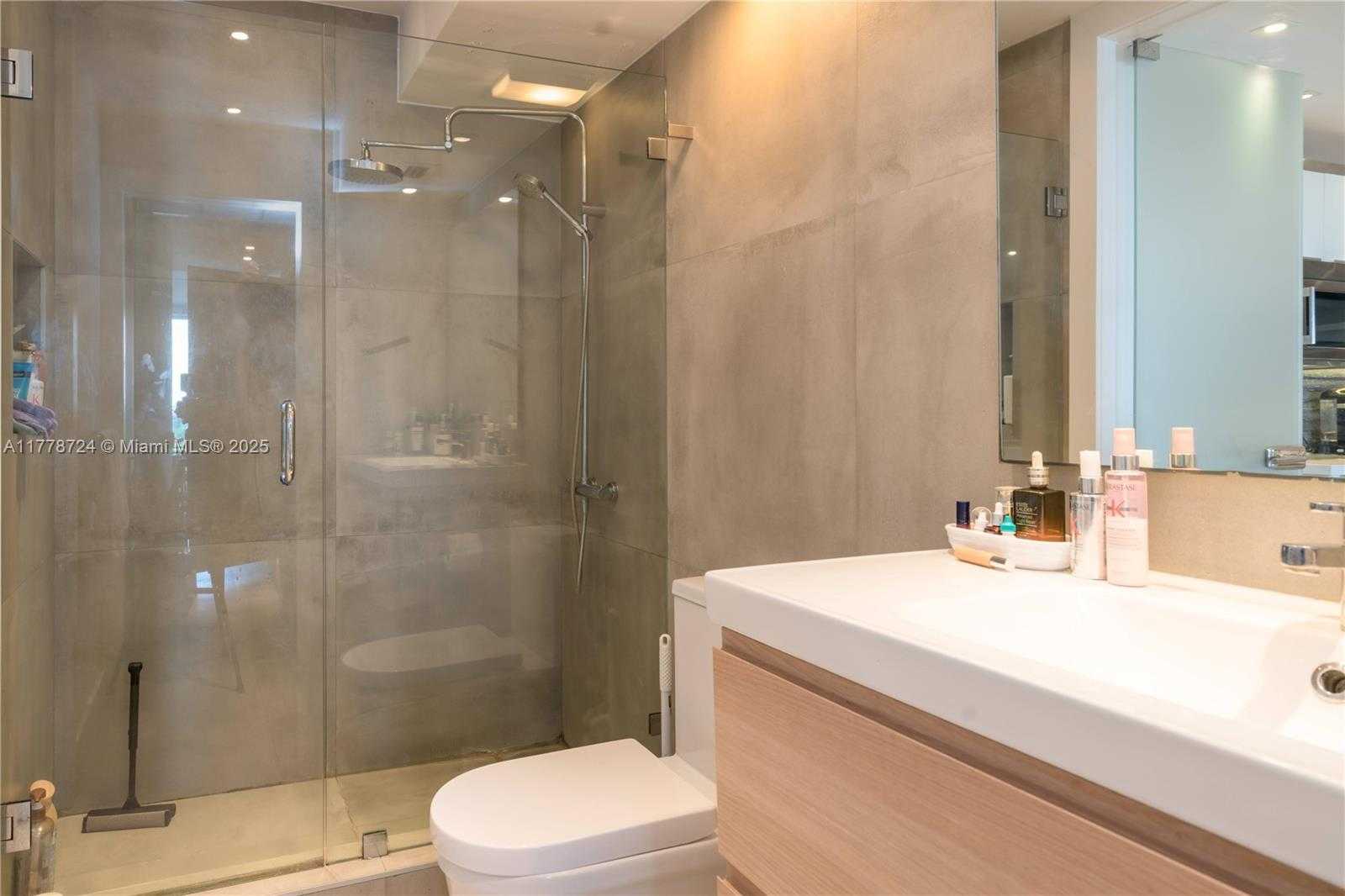 Small Image of 6770 INDIAN CREEK DR #7J, Miami Beach Number 12