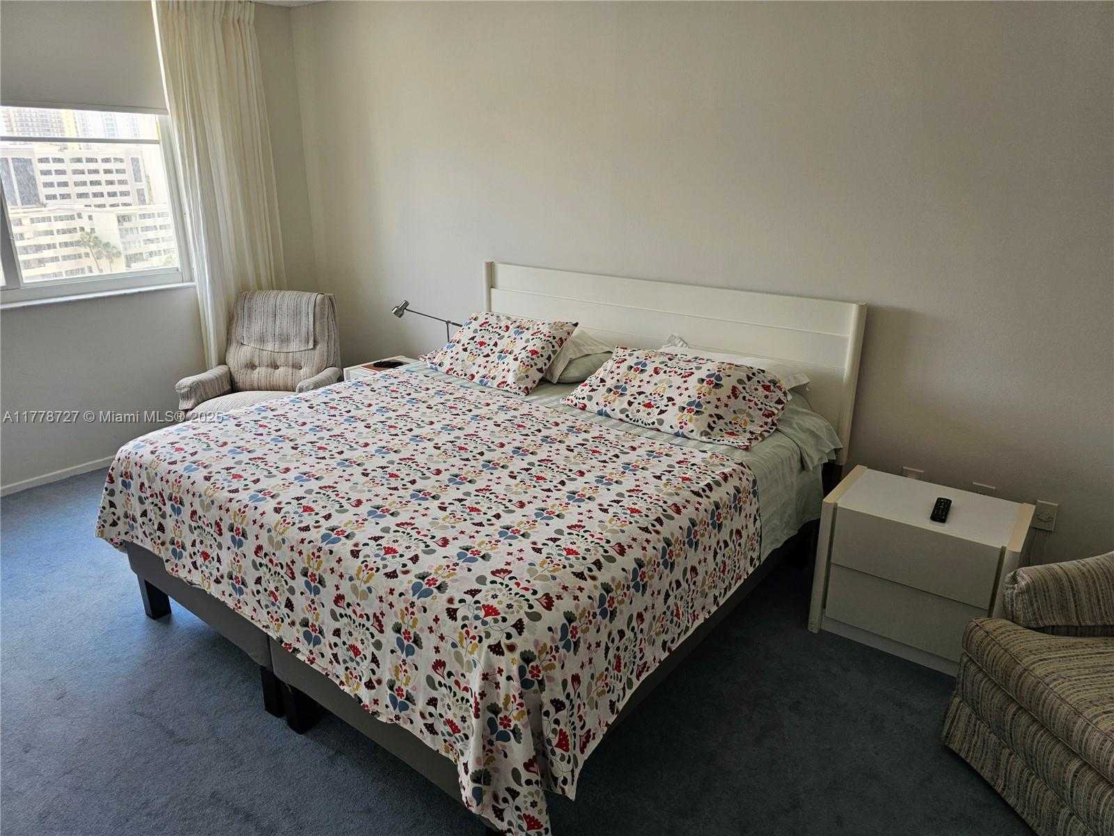 Small Image of 300 BAYVIEW DR #905, Sunny Isles Beach Number 10