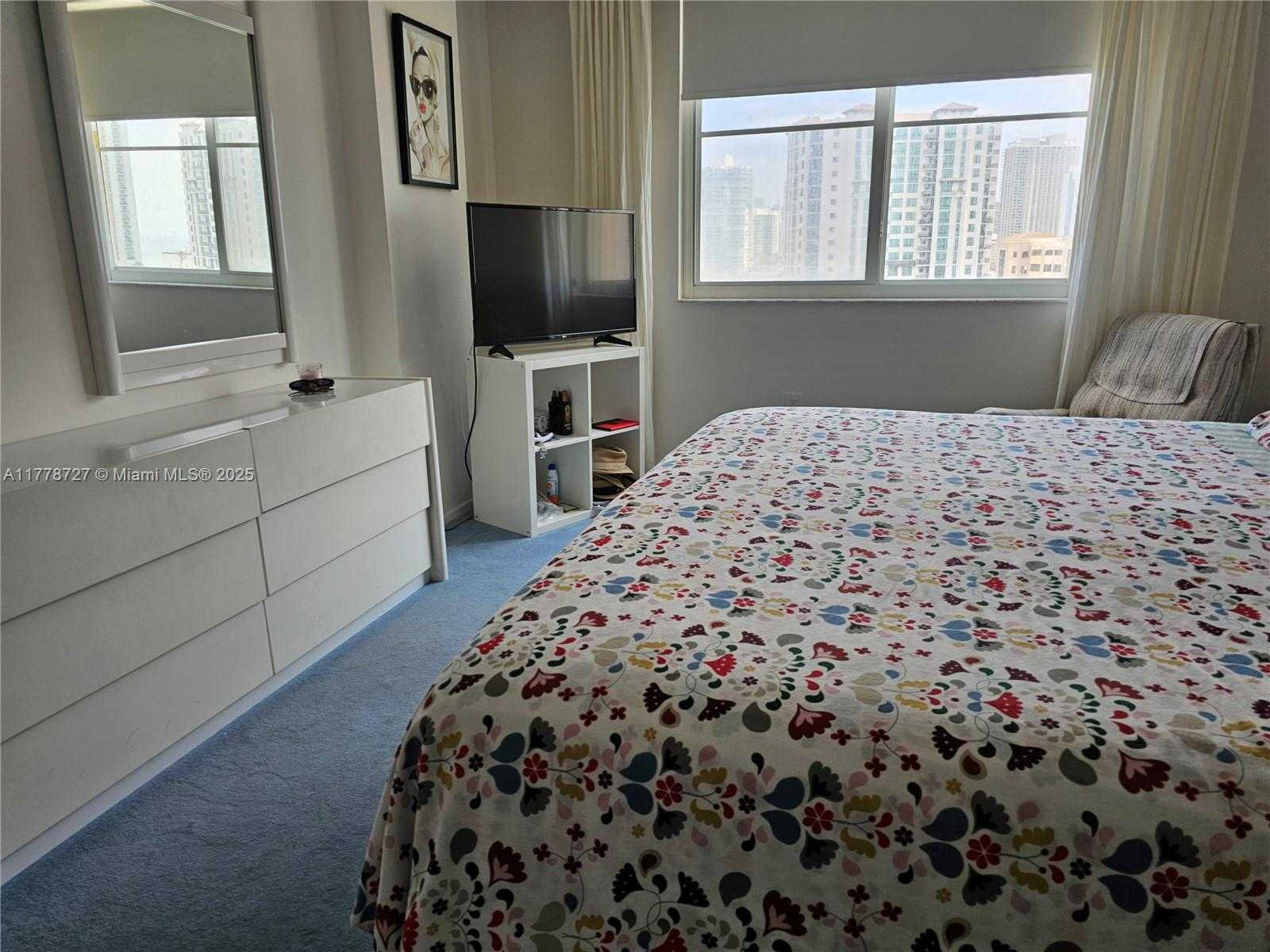 Small Image of 300 BAYVIEW DR #905, Sunny Isles Beach Number 11